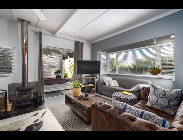 2 BEDROOM HOUSE FOR SALE IN CLIFTON